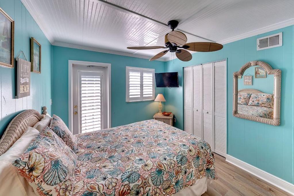 Beach Getaway Pool Condo Between The Island Marina And Beach Bradenton Beach Εξωτερικό φωτογραφία