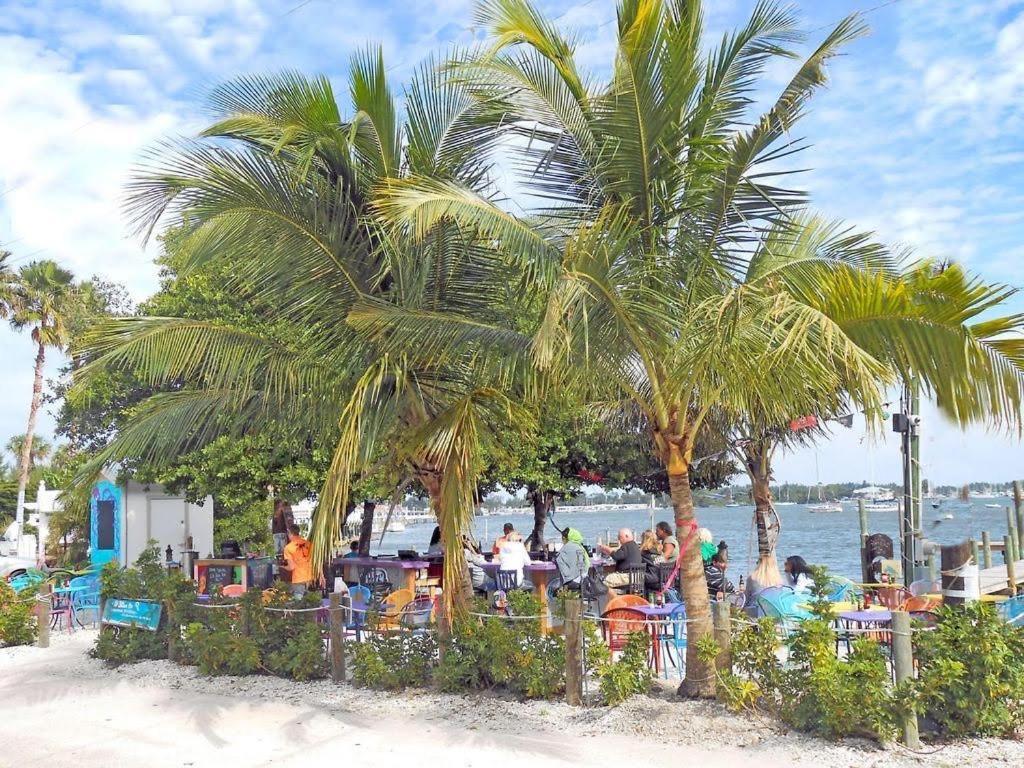 Beach Getaway Pool Condo Between The Island Marina And Beach Bradenton Beach Εξωτερικό φωτογραφία