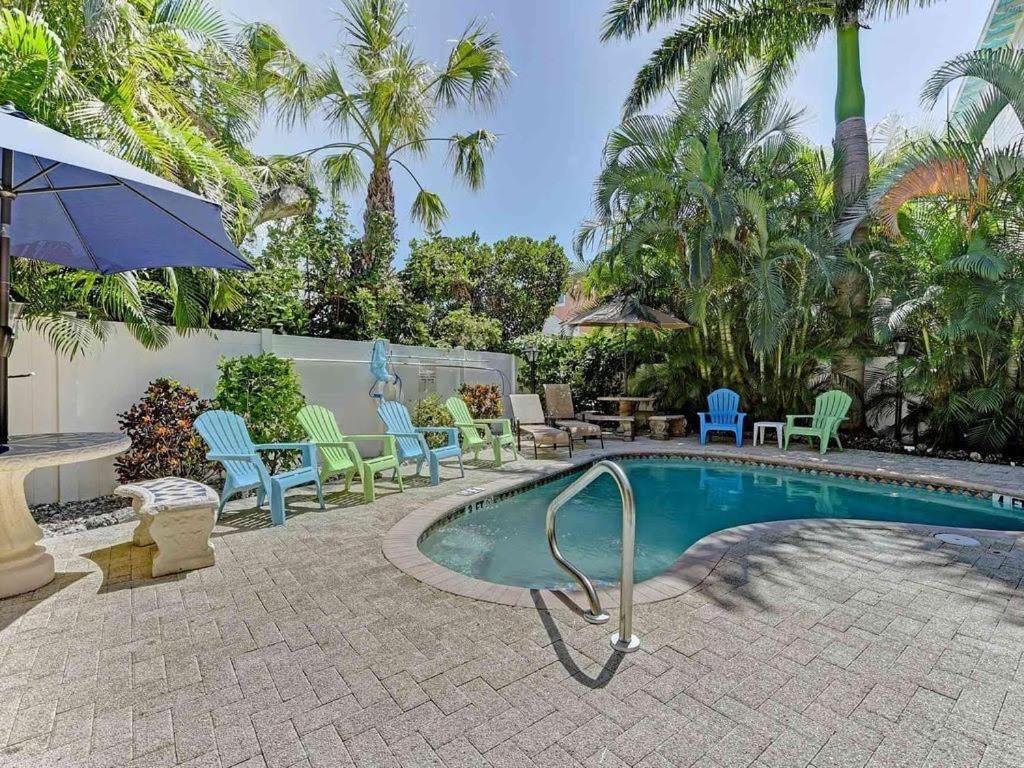 Beach Getaway Pool Condo Between The Island Marina And Beach Bradenton Beach Εξωτερικό φωτογραφία