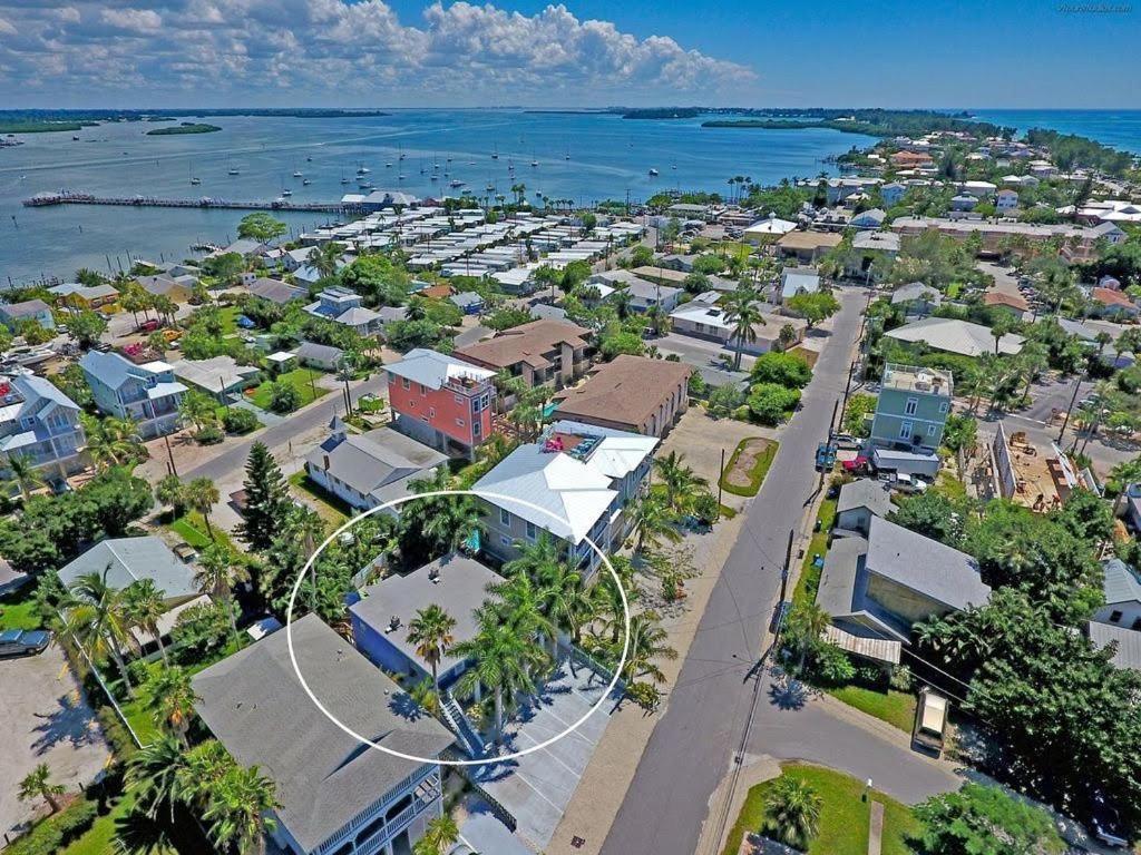 Beach Getaway Pool Condo Between The Island Marina And Beach Bradenton Beach Εξωτερικό φωτογραφία